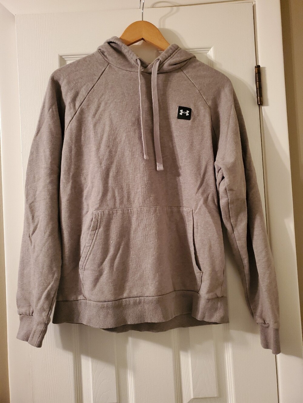 Under Armour Taupe/Light Gray Men's Pullover Hoodie with Logo Patch Medium